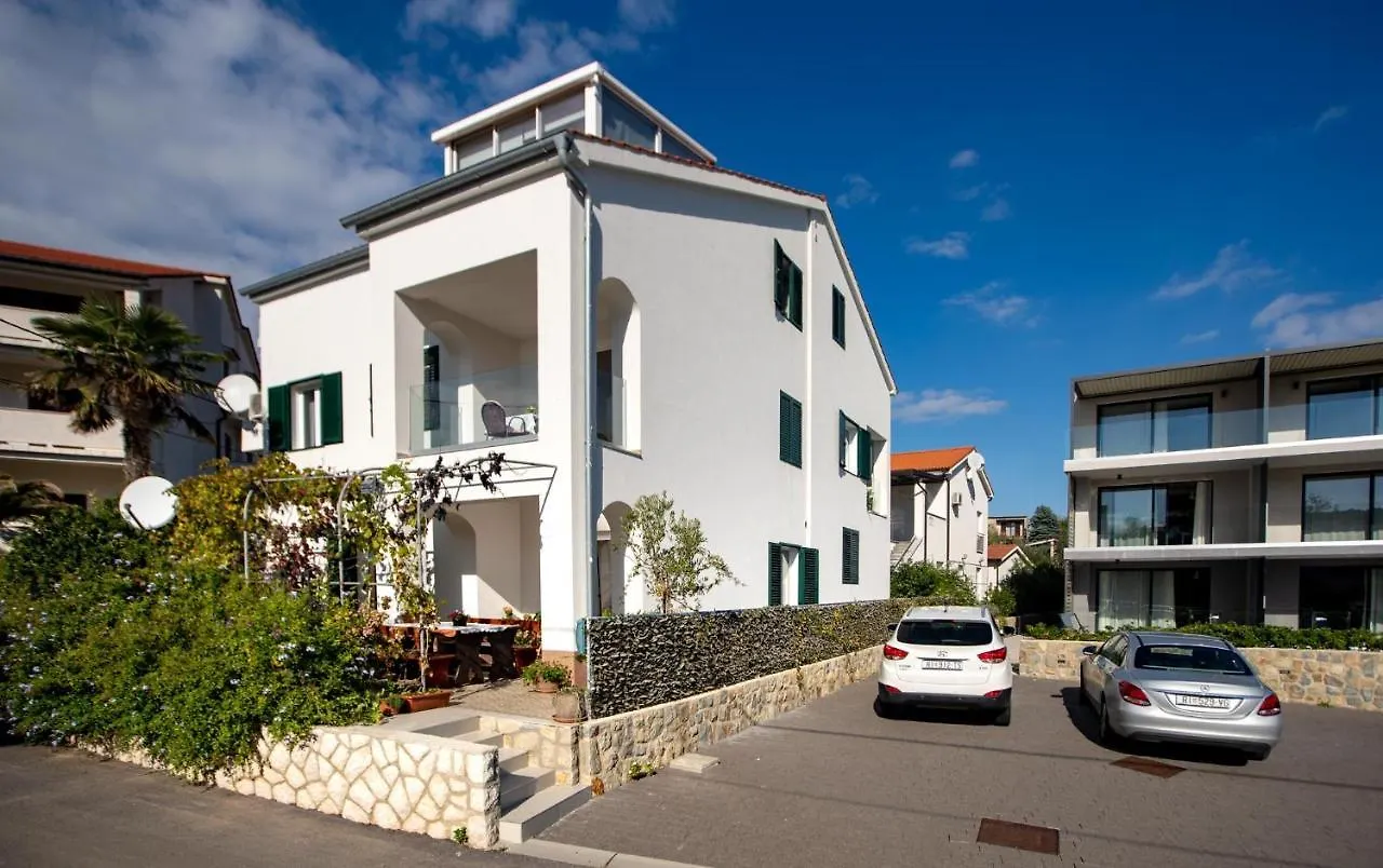 Apartments Lazaric Lopar 0*,