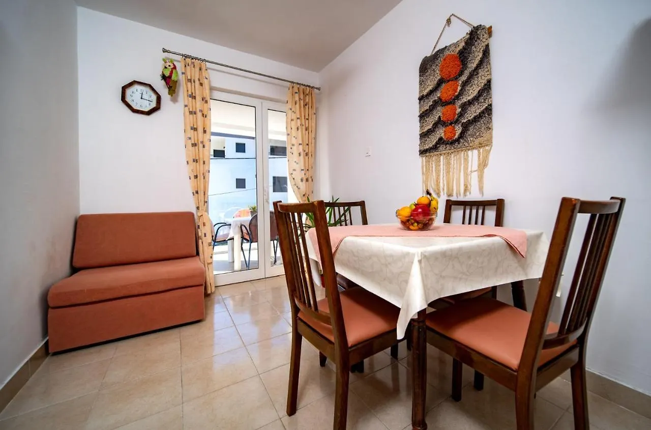 Apartments Lazaric Lopar
